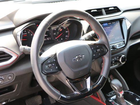 Used 2023 Chevrolet TrailBlazer RS w/ Convenience Package AWD/4WD image 16