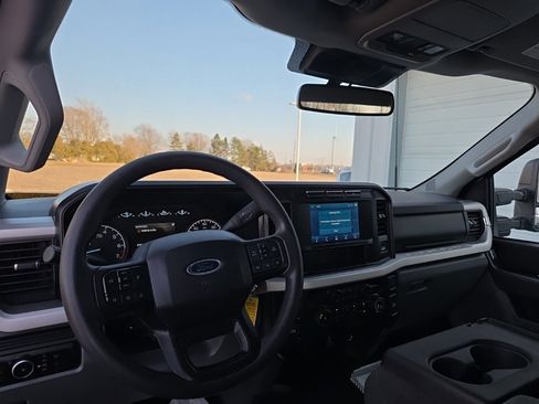 Used 2023 Ford F250 XLT image 11