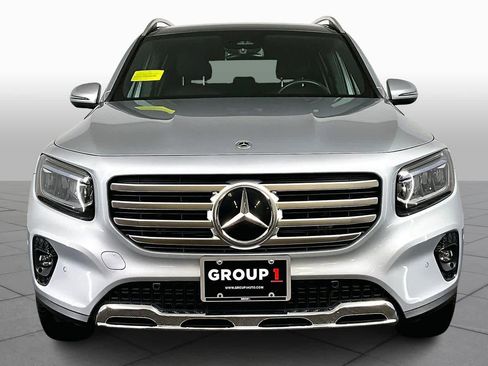 Used 2025 Mercedes-Benz GLB 250 4MATIC image 3