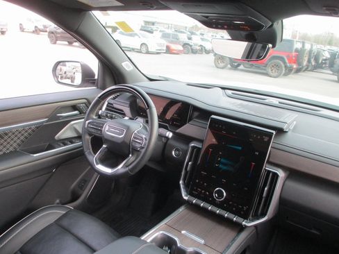 Certified 2024 GMC Acadia Denali w/ Super Cruise Package image 25