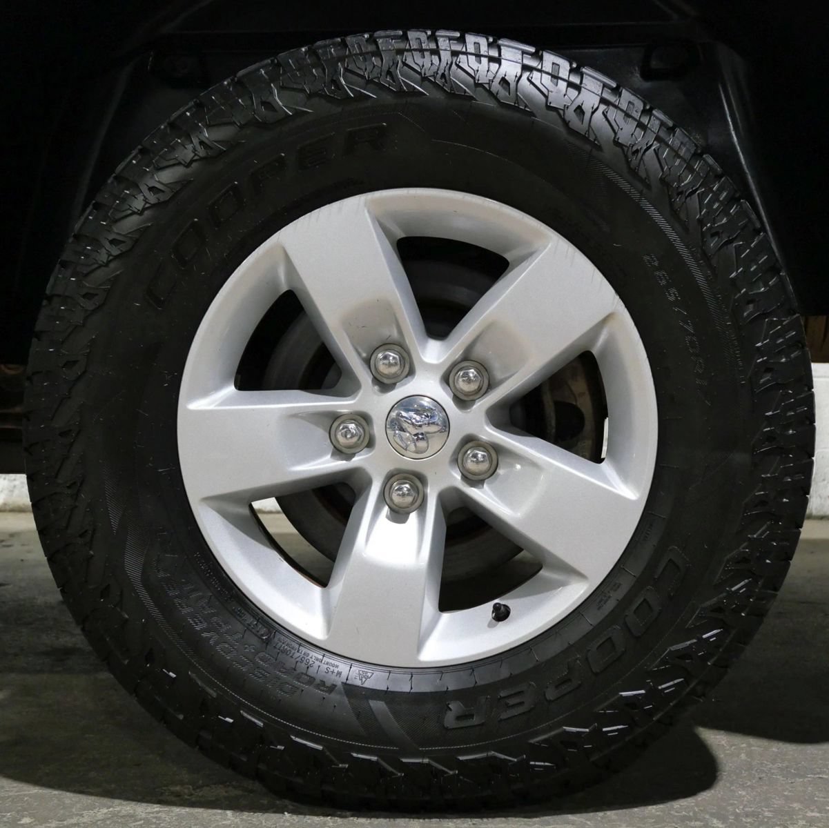 Used 2018 RAM 1500 Tradesman w/ Chrome Appearance Group AWD/4WD image 23