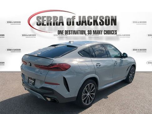 Used 2026 BMW X6 xDrive40i AWD/4WD image 9
