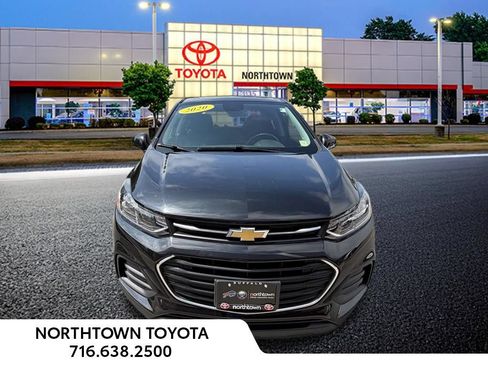 Used 2020 Chevrolet Trax LS w/ Tint and Cruise Package FWD image 5