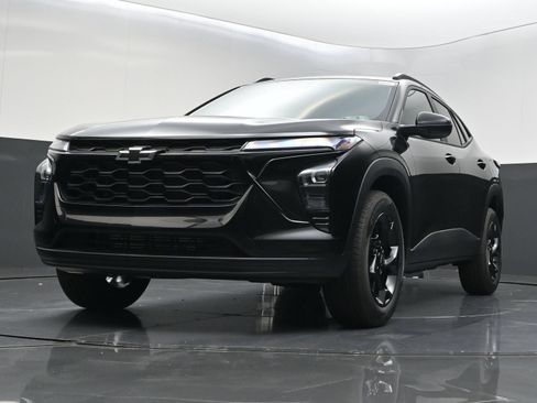 New 2026 Chevrolet Trax LT w/ Midnight Edition FWD image 37
