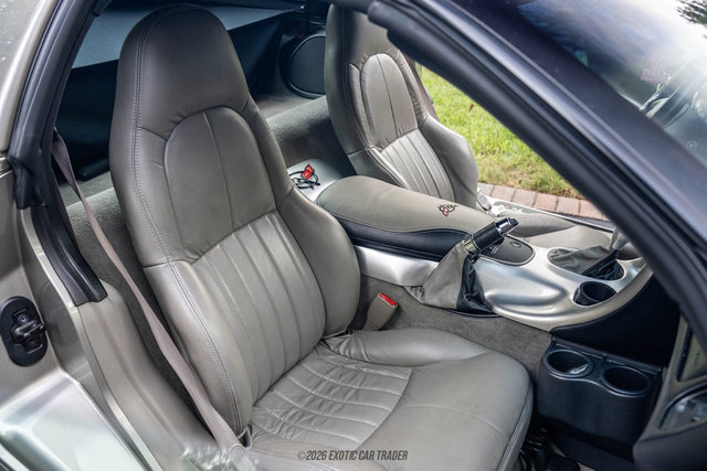 Used 2000 Chevrolet Corvette Coupe RWD image 38