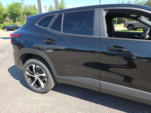 Used 2024 Chevrolet Trax RS w/ Driver Confidence Package FWD image 27