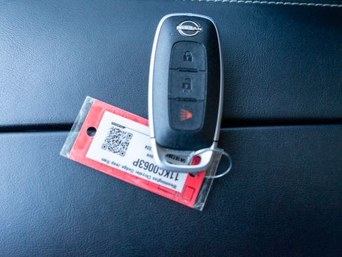 Used 2023 Nissan Rogue S AWD/4WD image 29