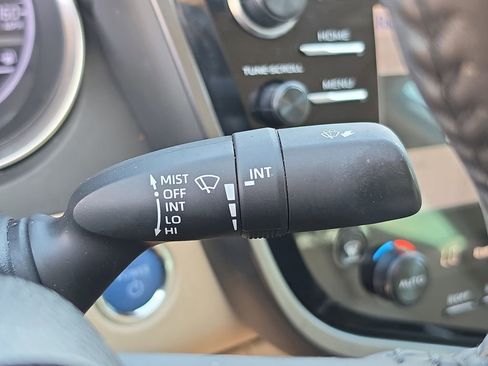 Used 2020 Toyota Camry XLE FWD image 22