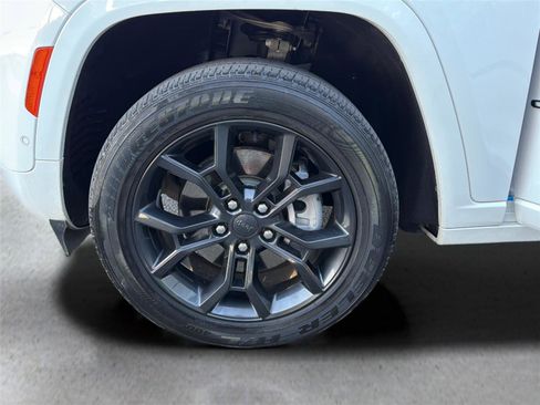 Used 2023 Jeep Grand Cherokee 30th Anniversary image 42