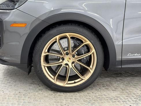 Certified 2024 Porsche Cayenne Turbo GT AWD/4WD image 13