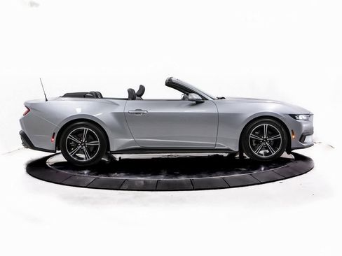 Used 2024 Ford Mustang Convertible image 8