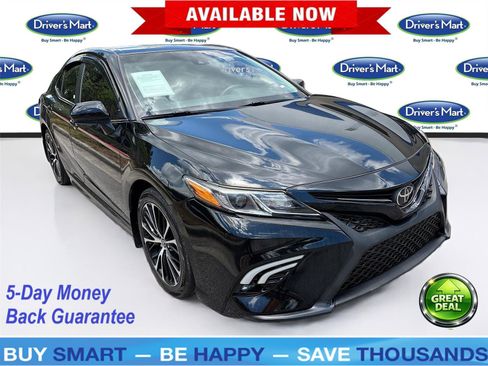 Used 2020 Toyota Camry SE FWD image 1
