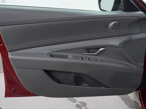 Used 2025 Hyundai Elantra SEL FWD image 35