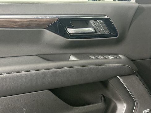 Used 2025 Chevrolet Tahoe Premier image 15