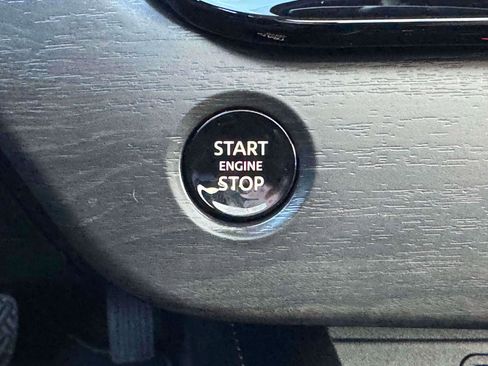 Certified 2025 Nissan Murano SL AWD/4WD image 27