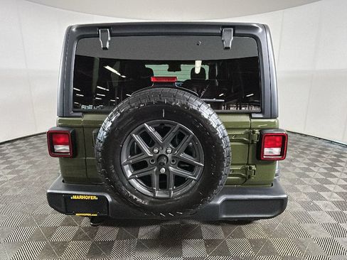 Used 2024 Jeep Wrangler Unlimited Sport AWD/4WD image 4