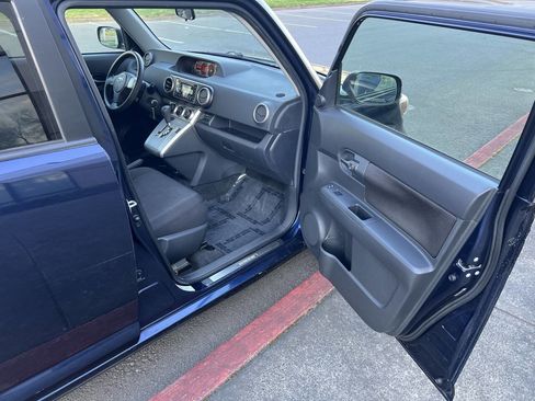 Used 2008 Scion xB FWD image 8