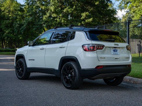 Used 2018 Jeep Compass Limited w/ Navigation Group AWD/4WD image 8