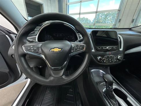 Used 2023 Chevrolet Malibu LT FWD image 14