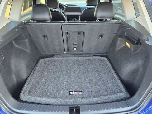 Used 2022 Volkswagen Taos SE w/ Panoramic Sunroof Package image 16