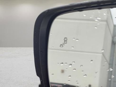Used 2025 Honda Pilot EX-L image 37