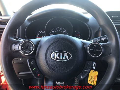 Used 2015 Kia Soul + image 13