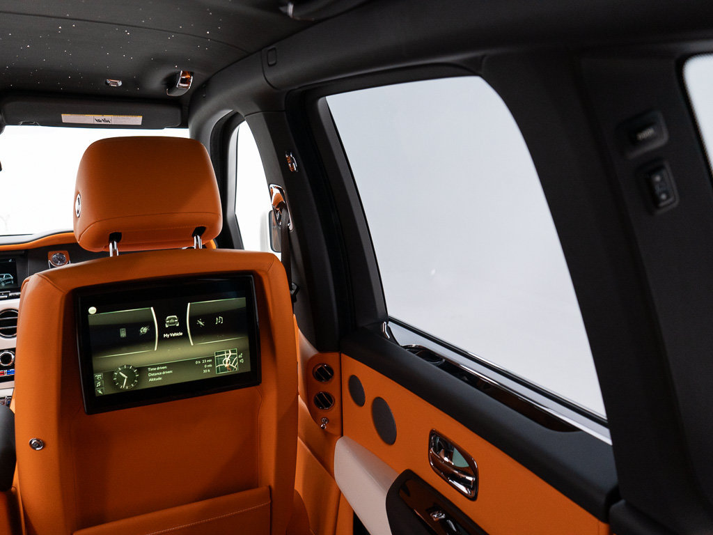 Certified 2023 Rolls-Royce Cullinan AWD/4WD image 31