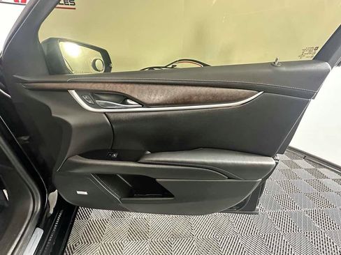 Used 2019 Cadillac XTS Luxury image 22