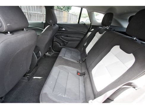Used 2025 Chevrolet Trax LS w/ LS Convenience Package FWD image 14
