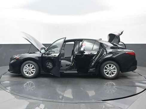 New 2026 Toyota Camry LE FWD image 32