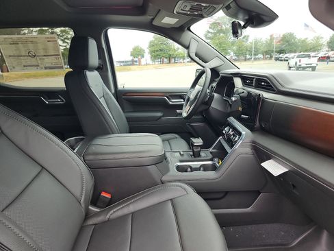 New 2026 GMC Sierra 1500 Denali w/ Denali Reserve Package image 7