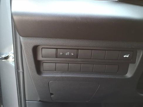 Used 2024 Mitsubishi Outlander SE image 16