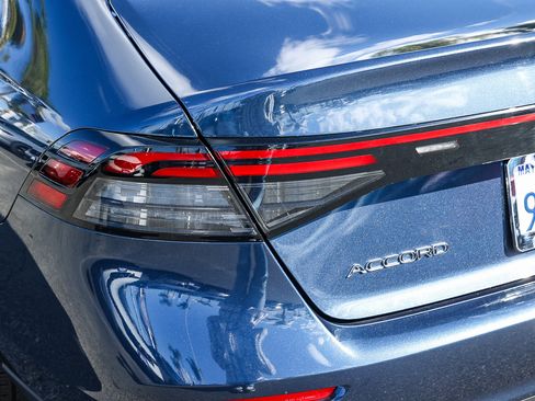 Used 2025 Honda Accord SE image 12