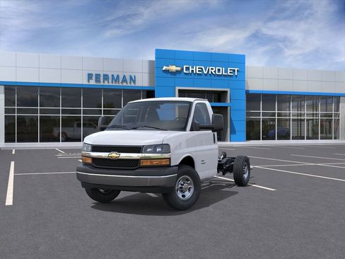 New 2026 Chevrolet Express 3500 w/ Power Convenience Package RWD image 9