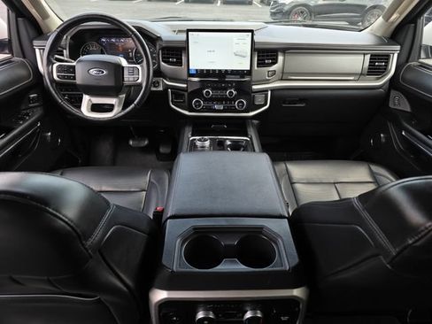 Used 2024 Ford Expedition XLT AWD/4WD image 8