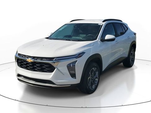 Certified 2024 Chevrolet Trax LT w/ Driver Confidence Package FWD image 2