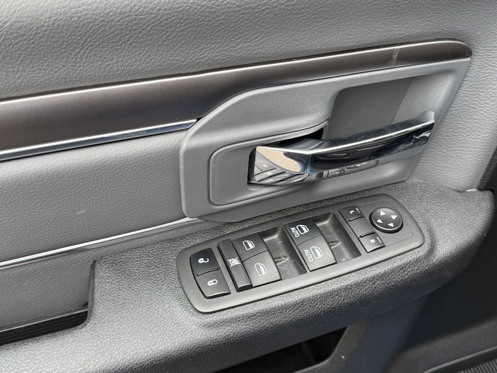 Used 2024 RAM 1500 Classic SLT AWD/4WD image 11