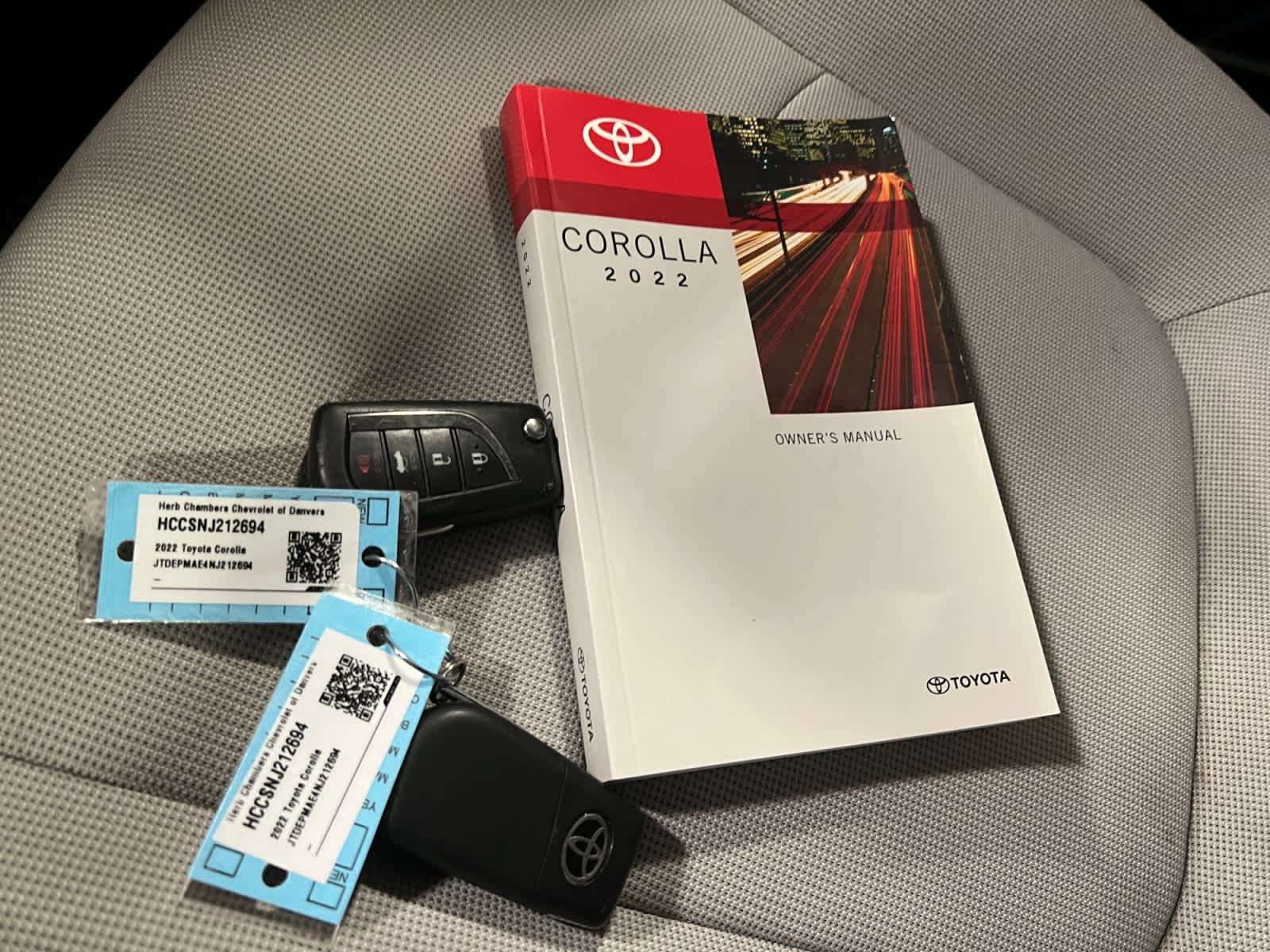 Used 2022 Toyota Corolla LE FWD image 12
