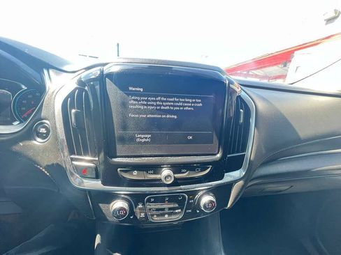 Used 2020 Chevrolet Traverse LT FWD image 16