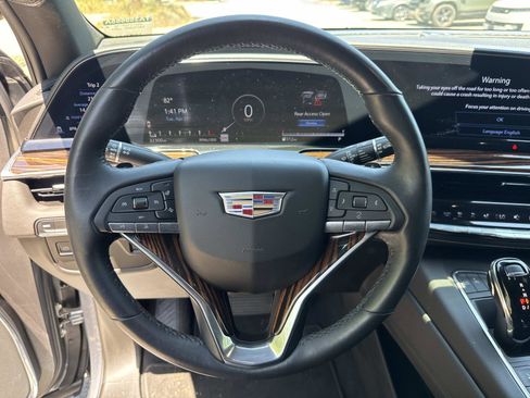Used 2021 Cadillac Escalade Luxury RWD image 29