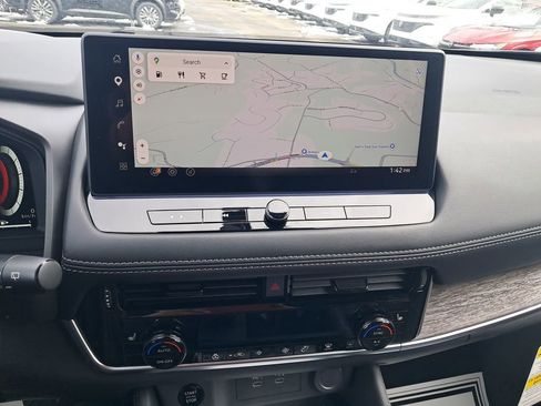 New 2026 Nissan Rogue Platinum image 19