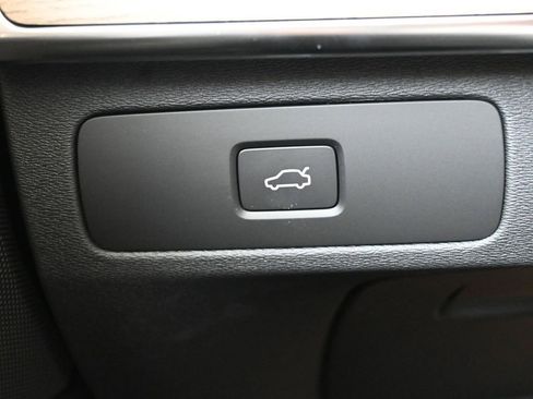 New 2026 Volvo XC90 B6 Plus w/ Protection Package Premier image 26