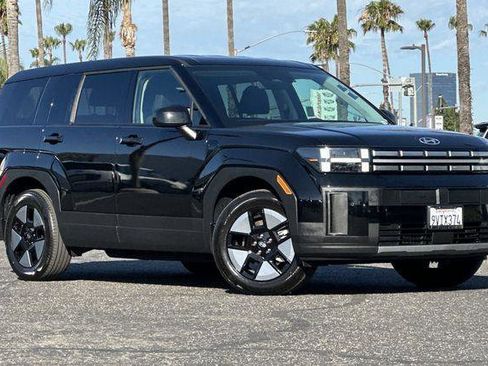 Used 2026 Hyundai Santa Fe SE FWD image 2