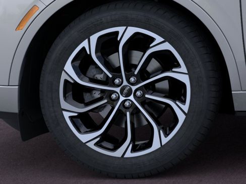 New 2026 Lincoln Nautilus Reserve AWD/4WD image 19