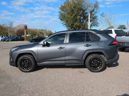 Used 2019 Toyota RAV4 XLE AWD/4WD image 3
