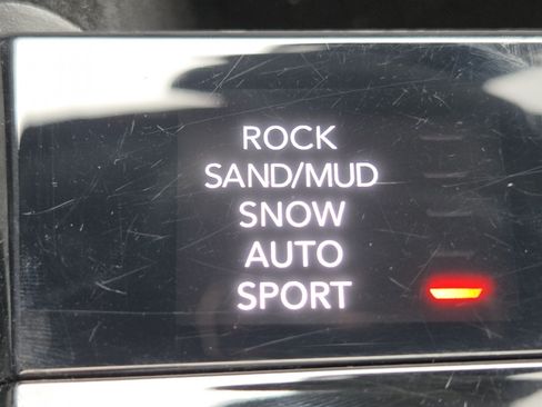 Used 2022 Jeep Grand Cherokee Overland AWD/4WD image 11
