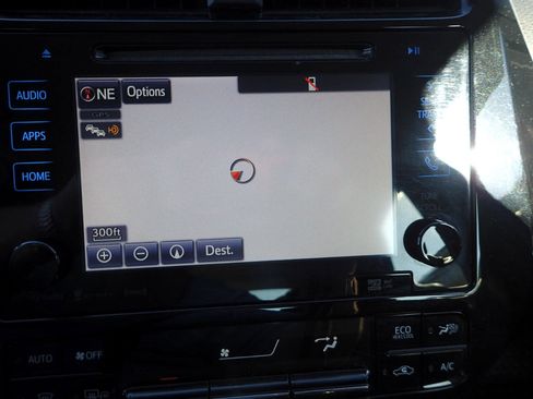 Used 2016 Toyota Prius Four image 18