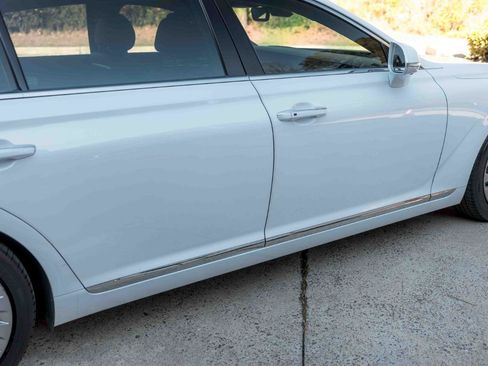 Used 2017 Genesis G90 5.0 Ultimate image 18