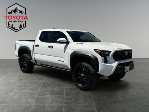 Certified 2024 Toyota Tacoma TRD Off-Road AWD/4WD image 7