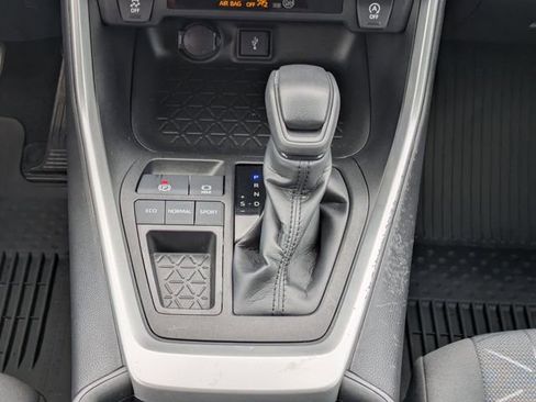 Certified 2021 Toyota RAV4 XLE w/ Convenience Package image 17